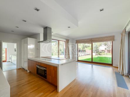dum-statenice-1-of-31.jpg | Pronájem - dům/vila, 285 m²