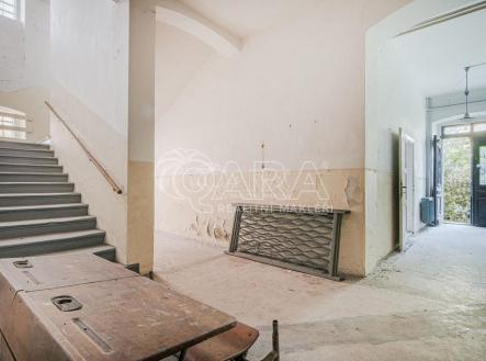 20230914195646-861.jpg | Prodej - nájemní dům, 750 m²