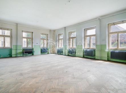 20230914195645-542.jpg | Prodej - nájemní dům, 750 m²