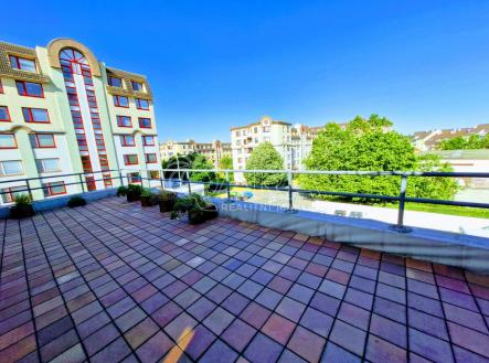 whatsapp-image-2025-06-22-at-19.19.54.jpeg | Pronájem - kanceláře, 36 m²