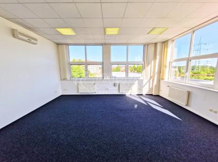 whatsapp-image-2025-06-22-at-19.58.31.jpeg | Pronájem - kanceláře, 36 m²