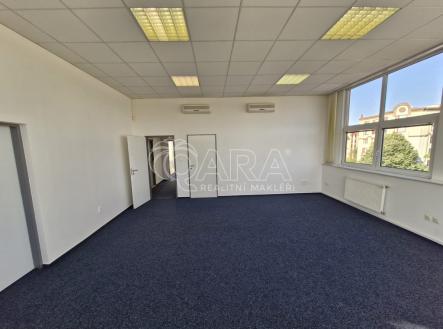 whatsapp-image-2025-06-22-at-19.19.54-1.jpeg | Pronájem - kanceláře, 36 m²