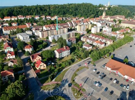 Hluboká nad Vltavou | Pronájem bytu, 3+1, 67 m²