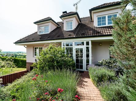 vstup do domu | Prodej - dům/vila, 350 m²