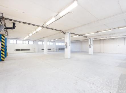 fotografie | Pronájem - skladovací prostor, 1 324 m²