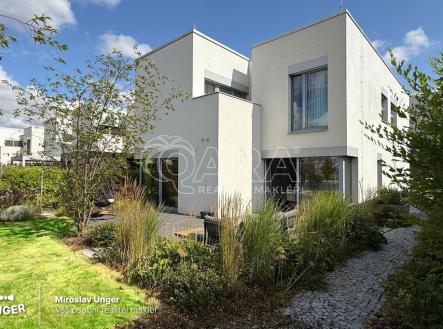 2.jpg | Prodej - dům/vila, 180 m²