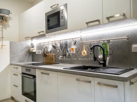 9.jpg | Prodej bytu, 2+1, 66 m²