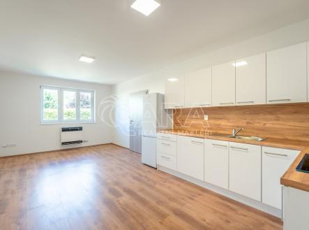 letovice-garsonka-vpravo-06.jpg | Pronájem bytu, 1+kk, 33 m²