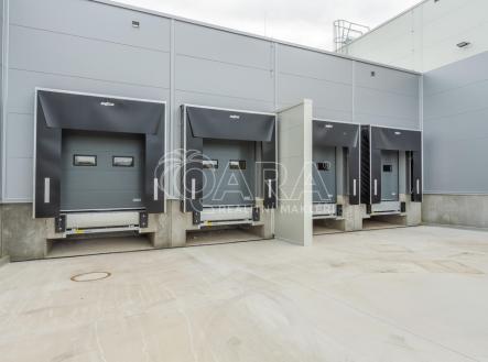 002-1.jpg | Pronájem - skladovací prostor, 2 922 m²