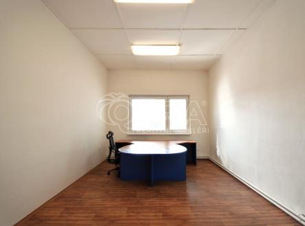 kosmonosy-pronajem-kancelar-mlada-boleslav-www-osobnirealitnimakler-cz-ondrej-kucera-1.jpg | Pronájem - kanceláře, 18 m²