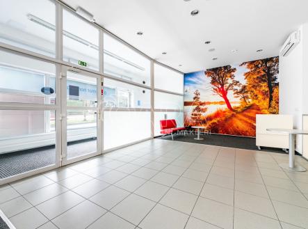 2023-12-14-60431-hdr.jpg | Pronájem - obchodní prostor, 143 m²