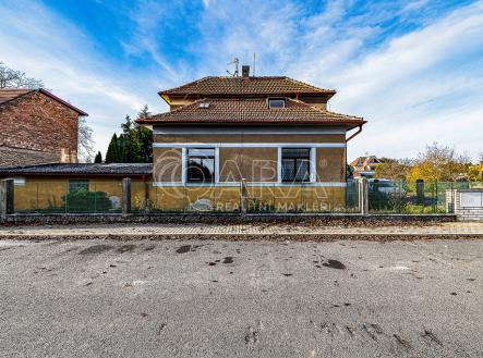 pohled z ulice B. Němcové | Prodej - dům/vila, 136 m²