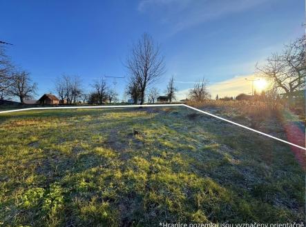hranice-pozemku-jsou-vyznaceny-pouze-orientacne.7-1.jpg | Prodej - pozemek pro bydlení, 919 m²