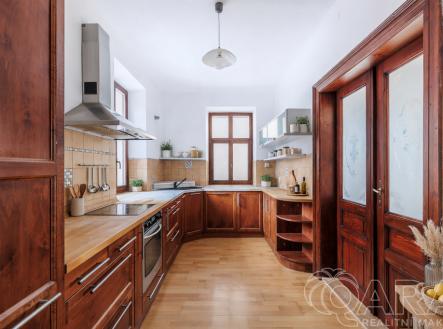 2NP | Prodej - dům/vila, 250 m²