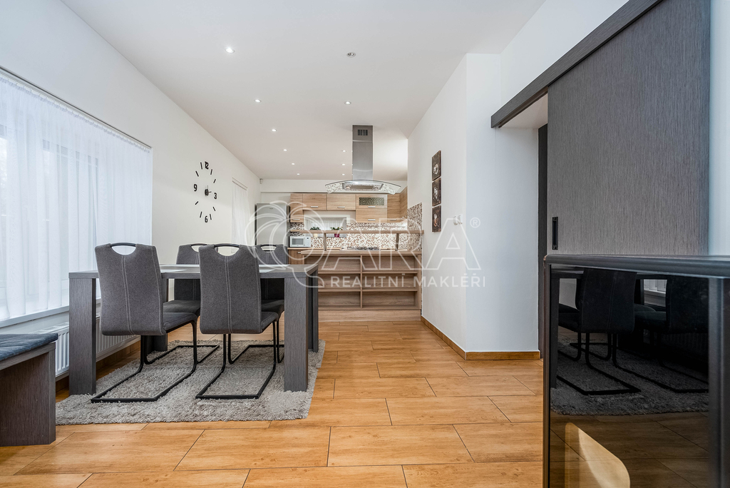 Jídelna + kuchyně