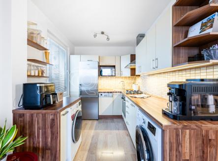 2025-12-16-129957-hdr.jpg | Prodej bytu, 3+kk, 72 m²