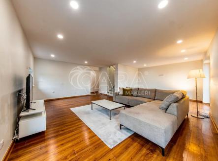 Vytvořeno přes umělou inteligenci | Prodej bytu, 4+kk, 132 m²