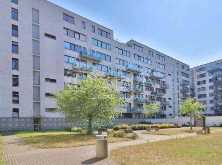 20231007032924-367.jpg | Pronájem bytu, 1+kk, 42 m²