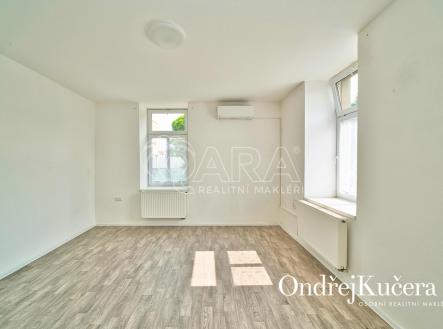 dum-nova-bystrice-09.jpg | Prodej - nájemní dům, 800 m²