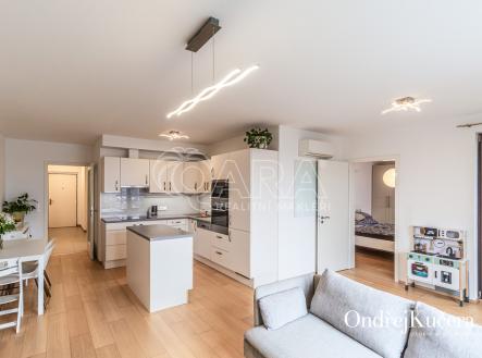 byt-chabry-25.jpg | Pronájem bytu, 4+kk, 188 m²