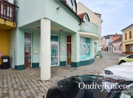 dum-kladno-vrbenskeho-24-prodej-www-osobnirealitnimakler-cz-www-ondrej-kucera-com-05.jpg | Prodej - nájemní dům, 222 m²