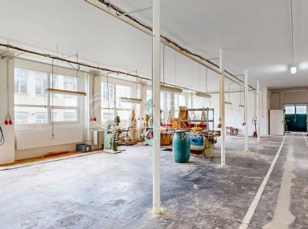 fotografie | Prodej - výrobní prostor, 1 300 m²
