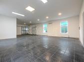 Pronájem - obchodní prostor, 252 m²