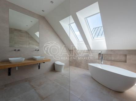 domy-statenice-nad-vinic-mal-data-17-of-75.jpg | Prodej - dům/vila, 270 m²