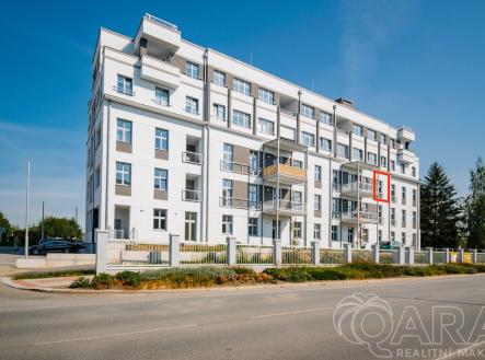 Pohled na přední část budovy | Pronájem bytu, 1+kk, 40 m²