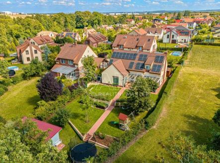 rodinný dům | Prodej - dům/vila, 215 m²