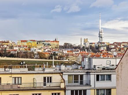 Výhled do vnitrobloku | Pronájem bytu, 1+kk, 17 m²