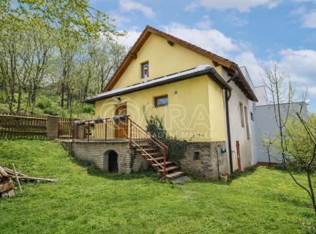 zluty-dum-na-jarni-louce.png | Pronájem - dům/vila, 104 m²