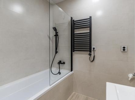 Byt 3+1 po rekonstrukci Ostrava, J. Matuška 16 - Ervin Džekovič, realitní makléř.jpg | Prodej bytu, 3+1, 66 m²