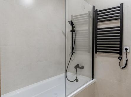 Byt 3+1 po rekonstrukci Ostrava, J. Matuška 17 - Ervin Džekovič, realitní makléř.jpg | Prodej bytu, 3+1, 66 m²