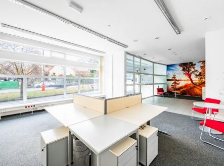 fotografie | Pronájem - obchodní prostor, 143 m²