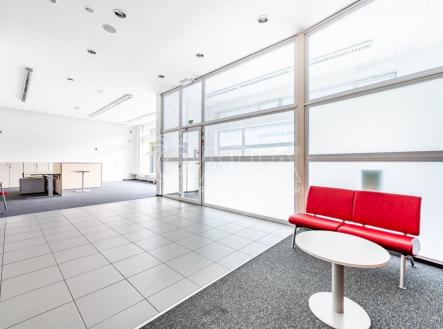 fotografie | Pronájem - obchodní prostor, 143 m²