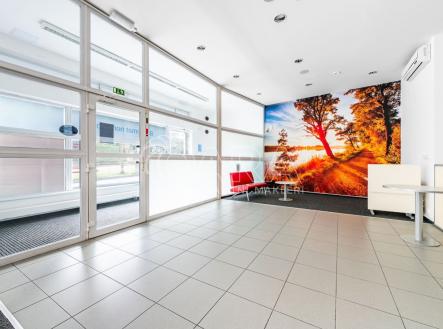 fotografie | Pronájem - obchodní prostor, 143 m²