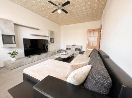 02_obývací_pokoj.jpg | Pronájem bytu, 2+1, 55 m²