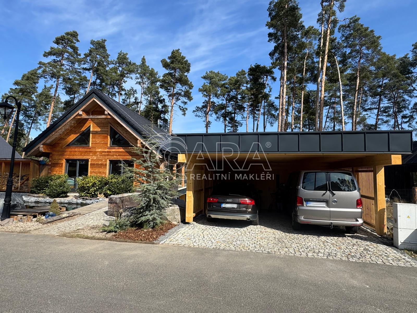 Dvě parkovací stání-WA0001-1.jpg