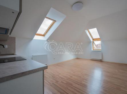 Pokoj s kuchyňským koutem | Prodej bytu, 1+kk, 30,8 m²