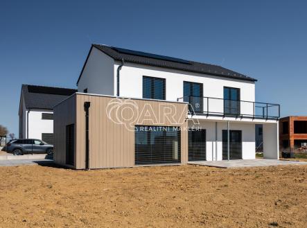 pohled zvenku 3.jpg | Prodej - dům/vila, 160,2 m²