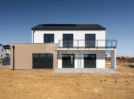 pohled zvenku 2.jpg | Prodej - dům/vila, 160,2 m²