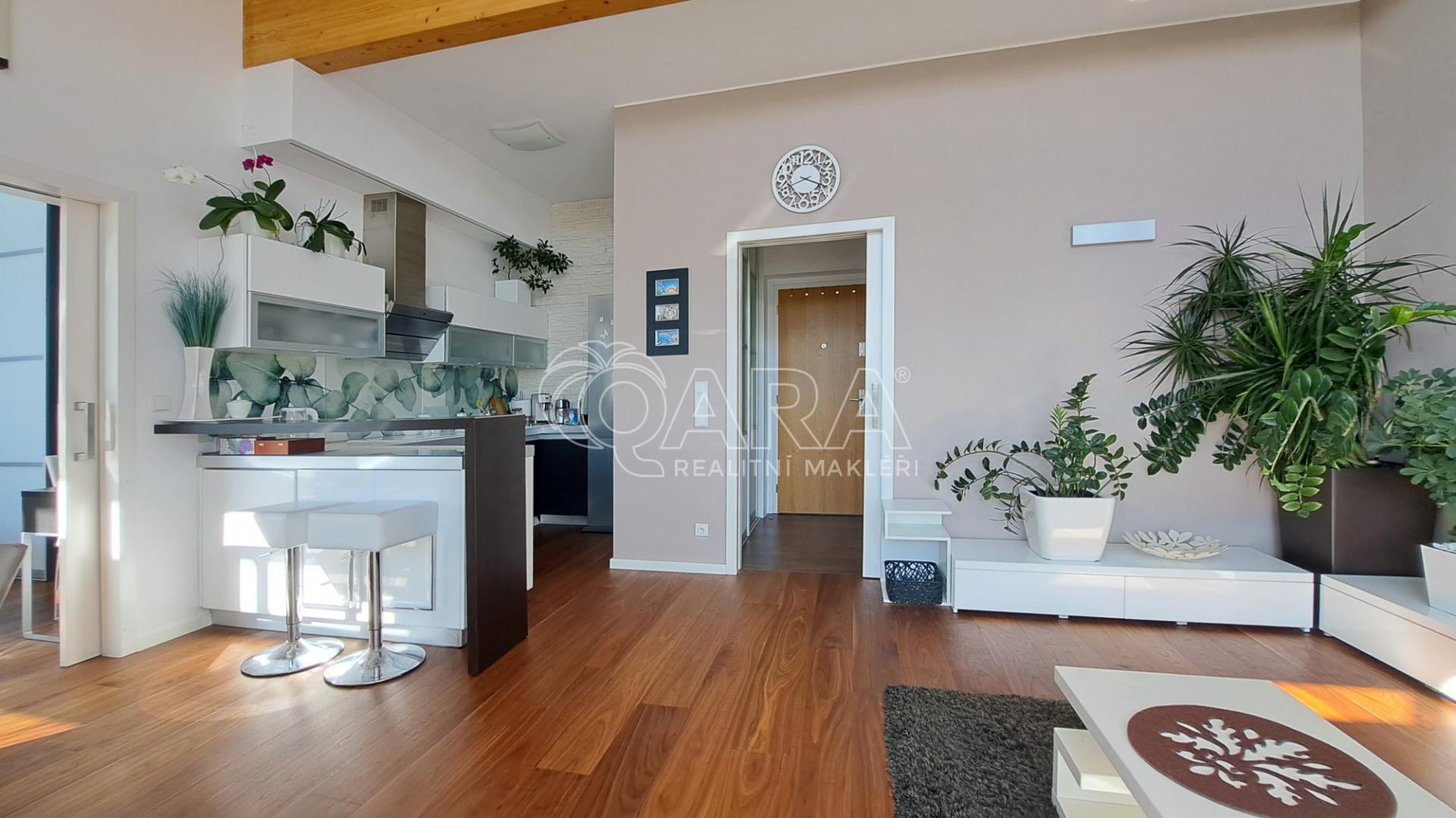 Pronájem Dolní Břežany pokoj 2.jpg