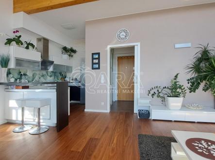 Pronájem Dolní Břežany pokoj 2.jpg | Pronájem bytu, 2+kk, 76,1 m²