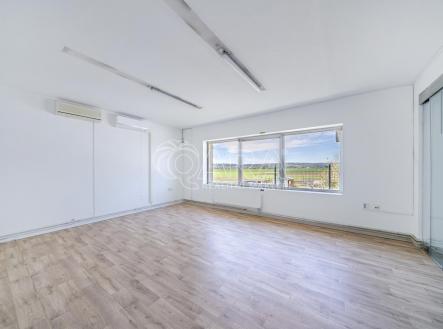 20260422-_DSC9985-HDR.jpg | Pronájem - obchodní prostor, 330 m²