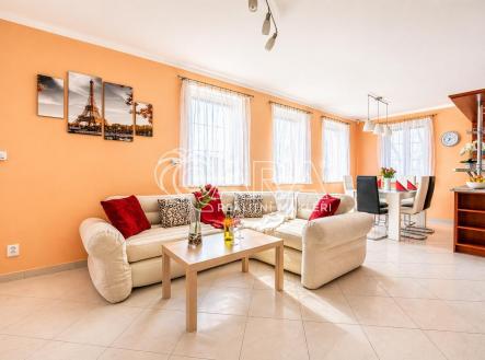 1.jpg | Prodej - dům/vila, 220 m²
