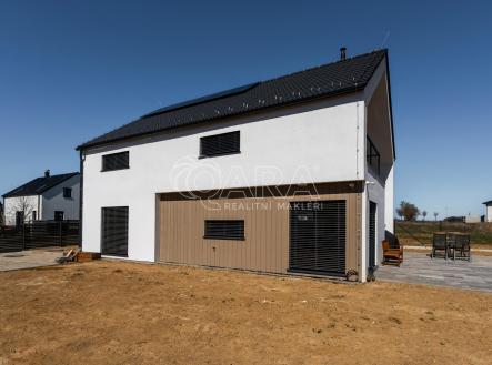 pohled ze strany.jpg | Prodej - dům/vila, 183 m²