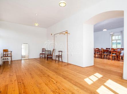 DSC04873-Edit.jpg | Prodej - komerční objekt, jiný, 1 840 m²