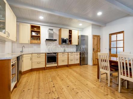 1 (19).jpg | Prodej - dům/vila, 217,7 m²