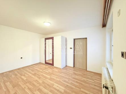 Ložnice v patře | Pronájem bytu, atypický, 64 m²